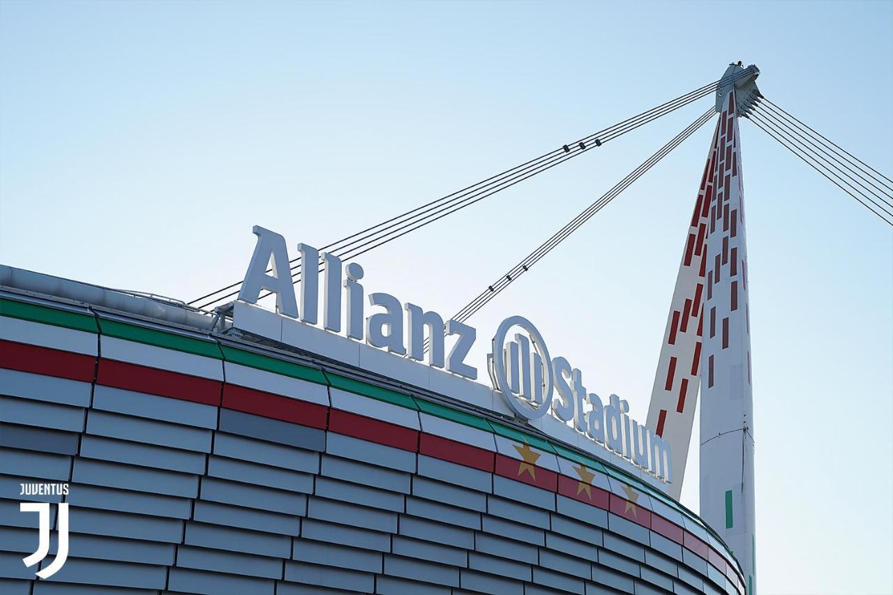 Tra Stadio E Storia - Fronte Allianz Stadium Juventus เวนาเรีย เรอาเล ภายนอก รูปภาพ